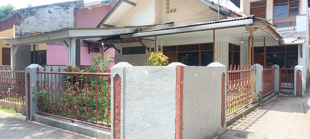 Di jual rumah murah di tengah pusat kota cocok untuk dijadikan kostan