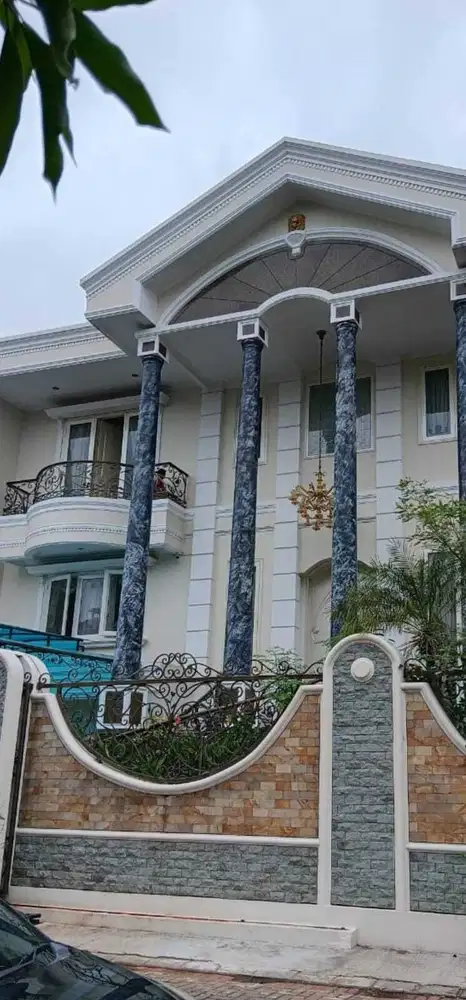 Dijual Rumah Villa Mewah dan Bagus di Kelapa Gading