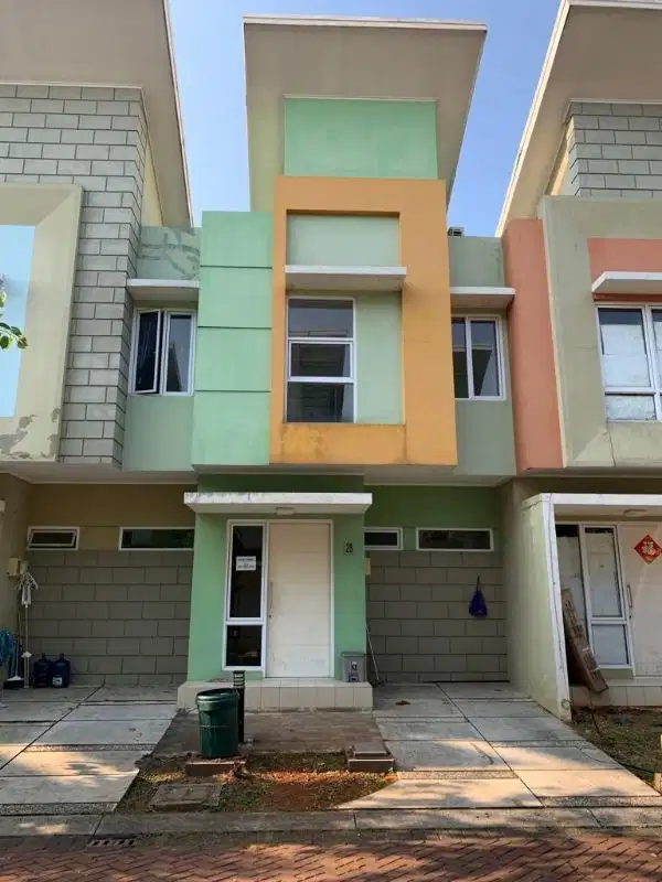 Dijual cepat rumah di cluster LABELLA ARCADIA. Harga nego ada AC