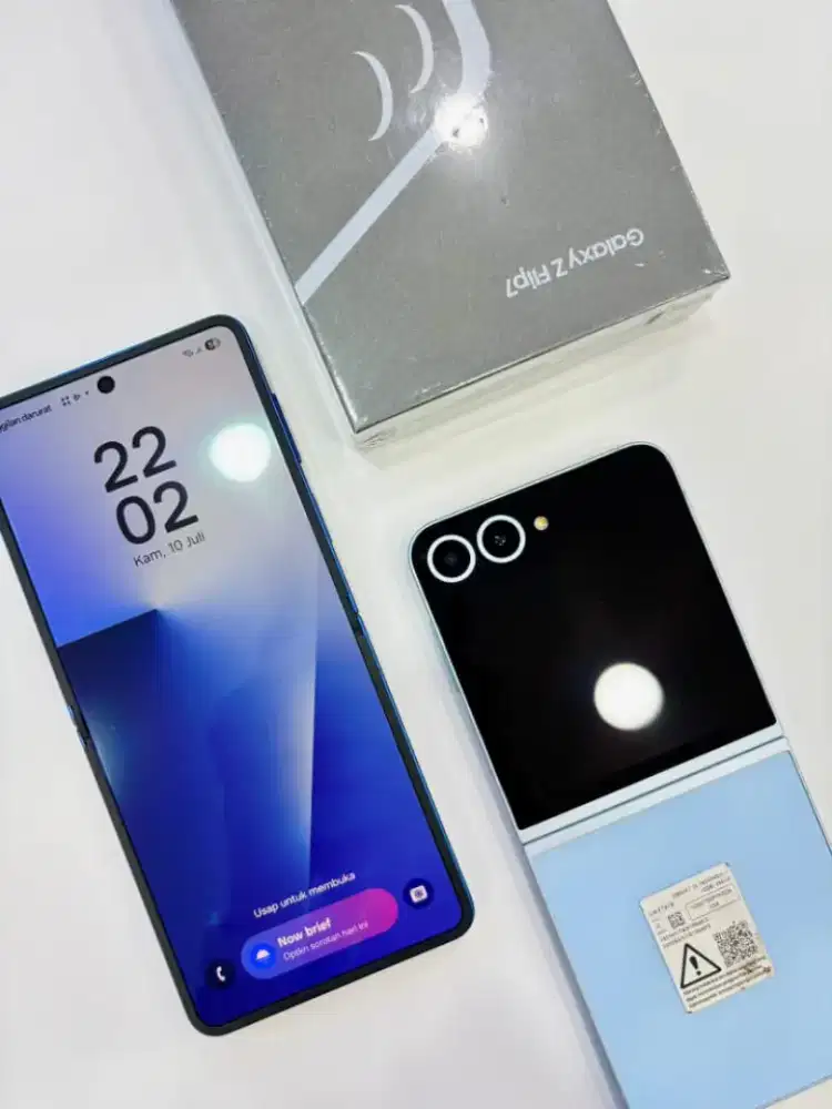 Promo Samsung Z Flip7 12/512GB + Buds Core + Adapter 25W