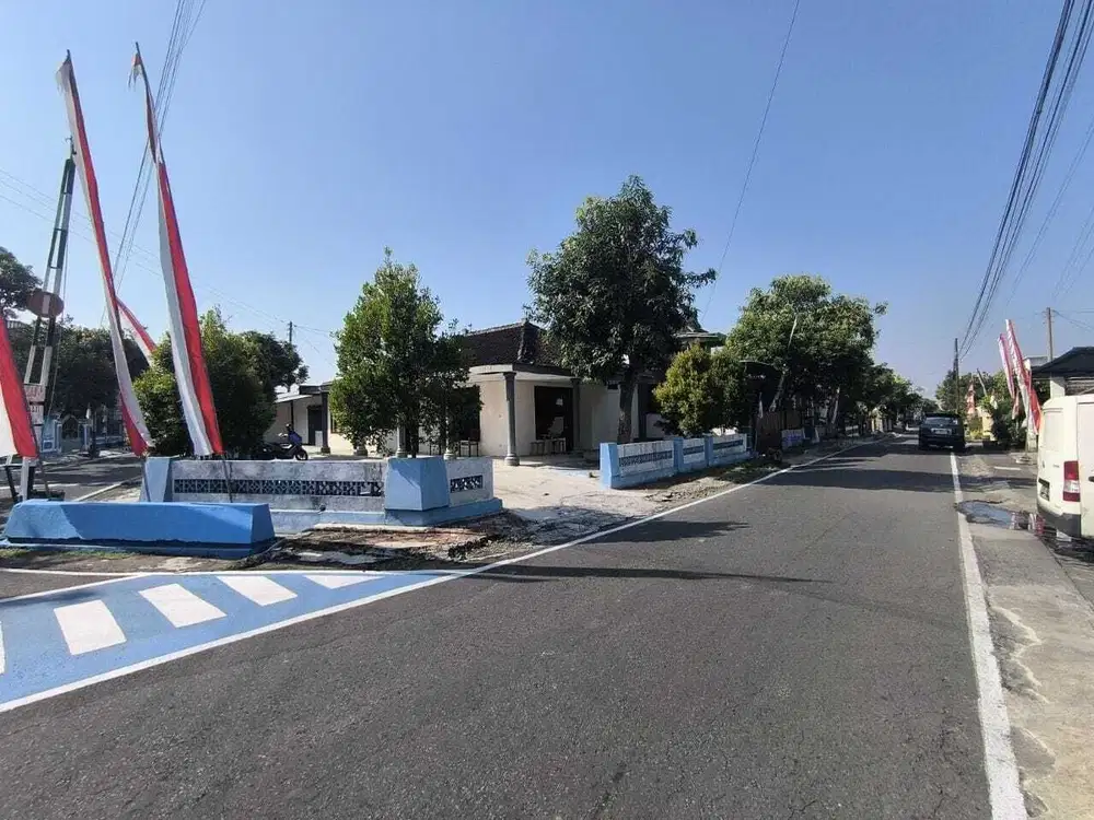 Rumah Klasik Strategis dekat Taman Pancasila Tengah kota Karanganyar