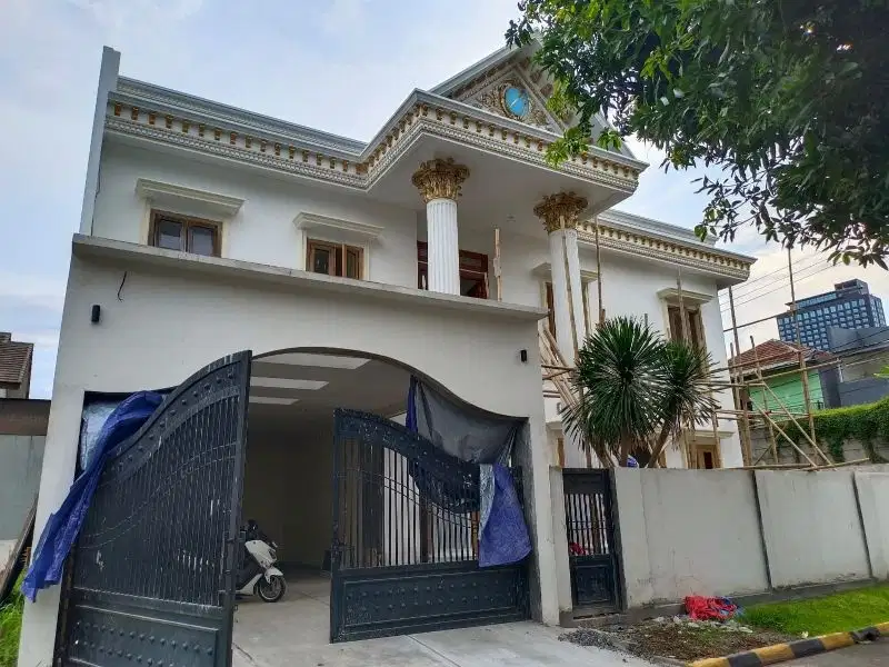 Rumah Mewah Bagus Siap Huni di Puspita Loka BSD City