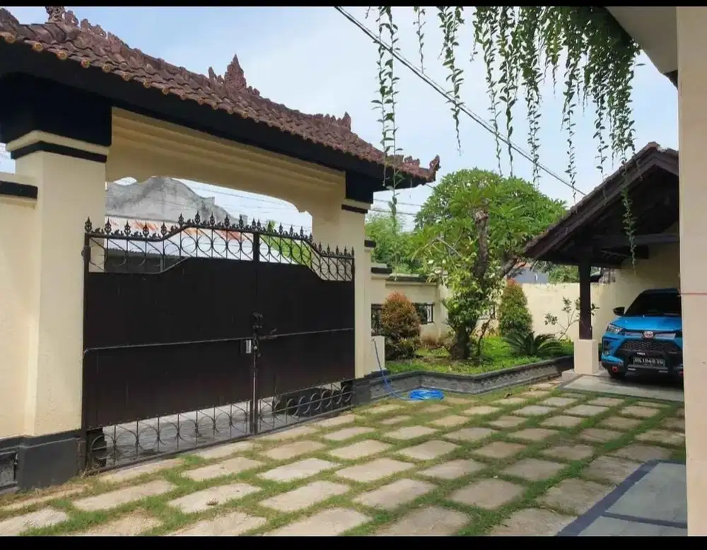 Jual murah BU rumah 4 are , 2 lantai di kota Singaraja Bali