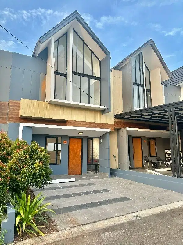 DIJUAL RUMAH LIKE NEW BARU RENOV DI TREVISTA HILLS DEPOK