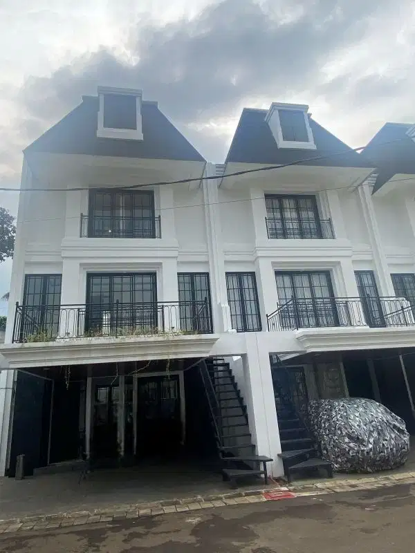 Dijual Rumah Bagus Siap Huni di Rempoa Townhouse Jakarta Selatan