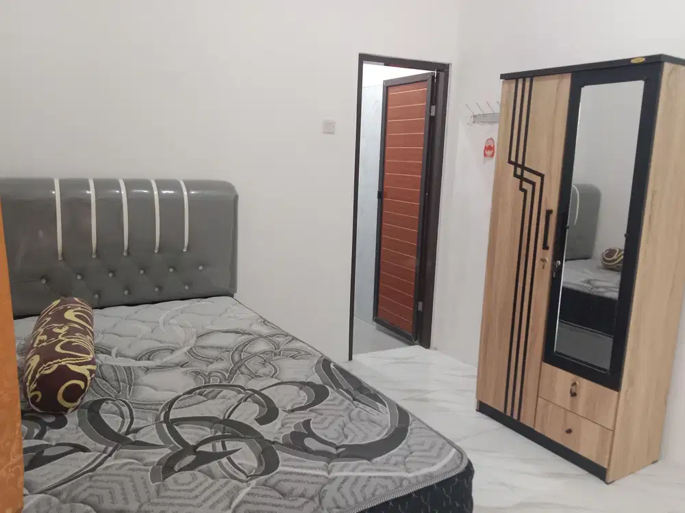 Kos  di brebes  tinggal.bwa koper saja langsung  nyaman