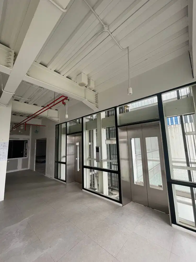 Ruang Kantor Gedung Cokro 3 Lantai Available Lokasi Prime