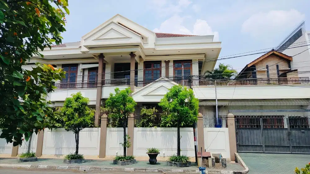 Rumah mewah raya nginden - bisa untuk kantor