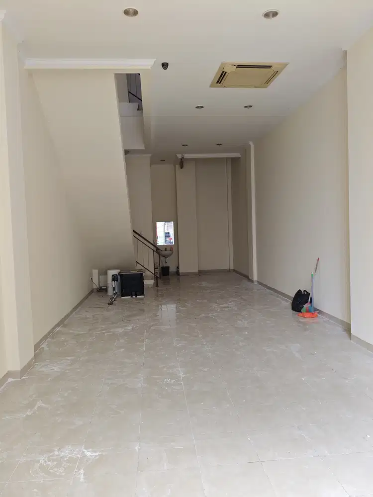 DISEWAKAN RUKO STRATEGIS 4 LT PERMATA HIJAU JAKARTA SELATAN