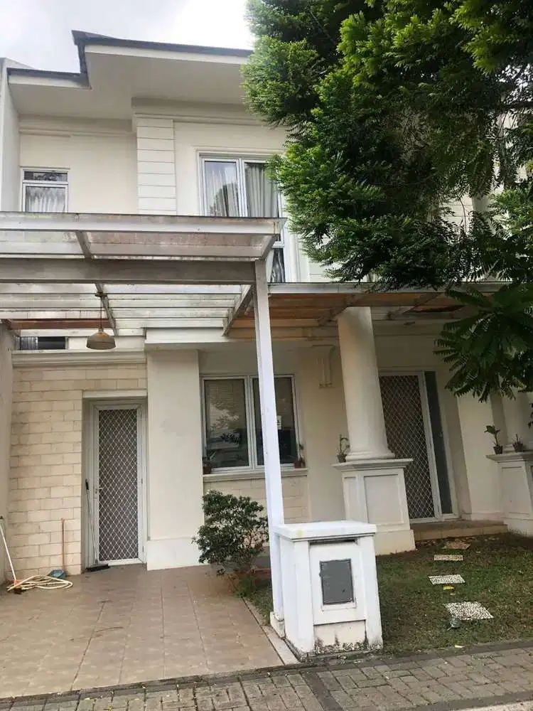 Dijual rumah Siap Huni di Vanya Park BSD City