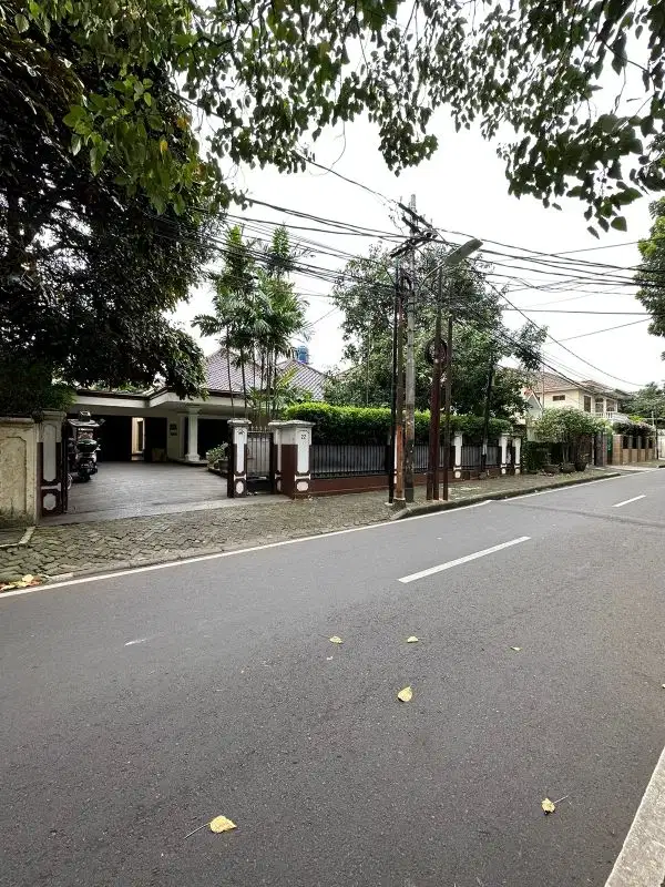 Dijual rumah lama hitung tanah jln lebar di menteng