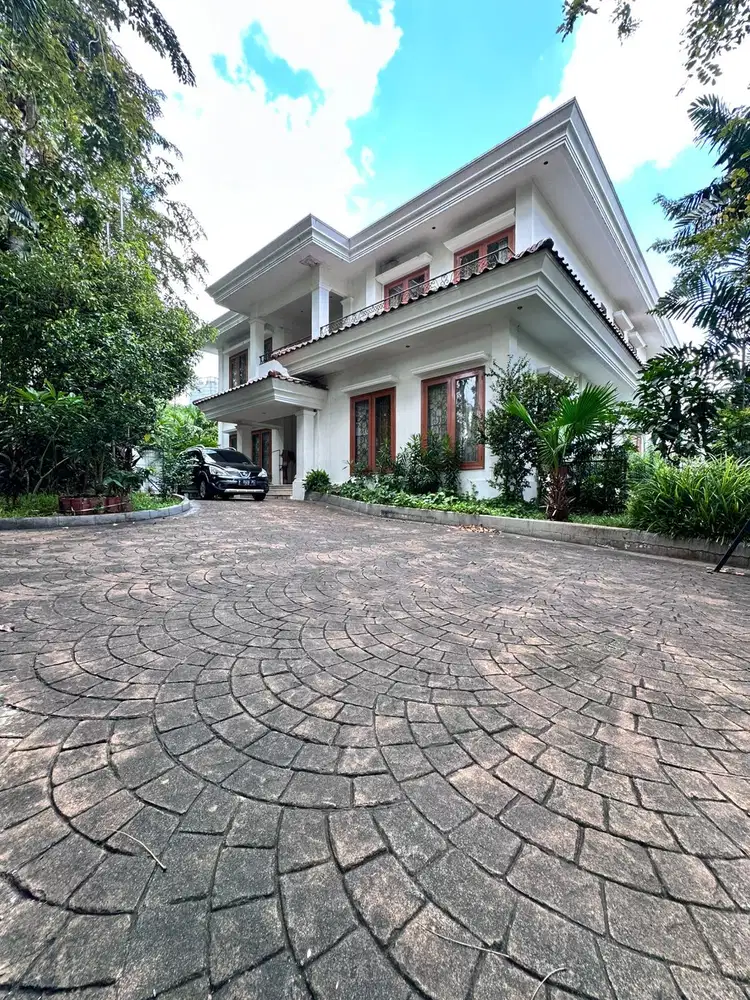 Di jual rumah mewah prime area harga di bwh njop di Mega kuningan