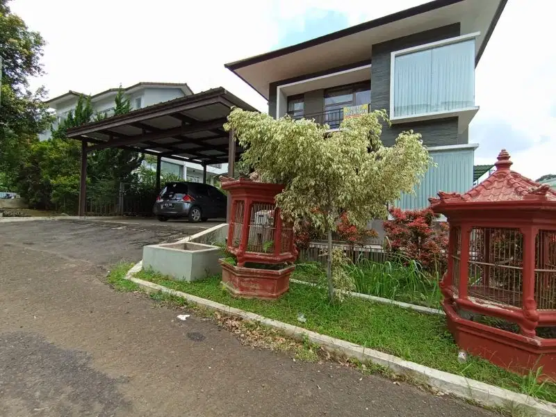 Rumah  Villa SHM di Ciumbuleuit dekat UNPAR,UNPAD,ITB dll