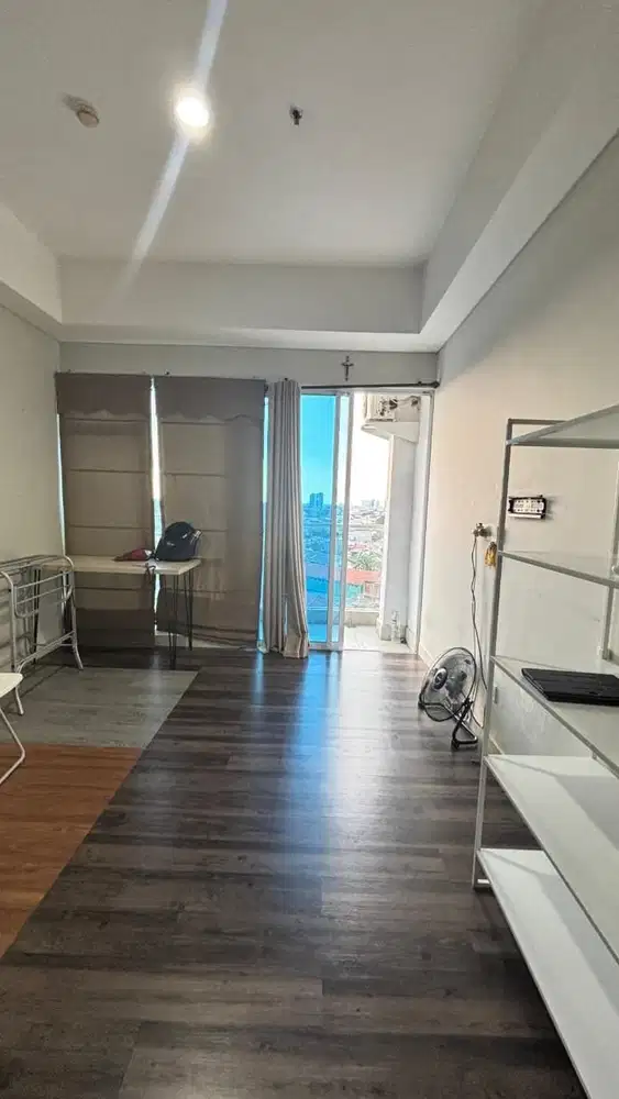 Apartemen Puri Mansion Studio Semi Furnished View Pool, Jakarta Barat