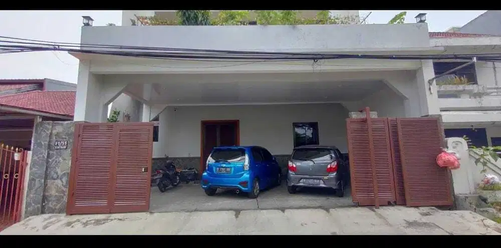 Rumah Bagus 2 Lantai Taman Kosambi Timur Jakarta Barat