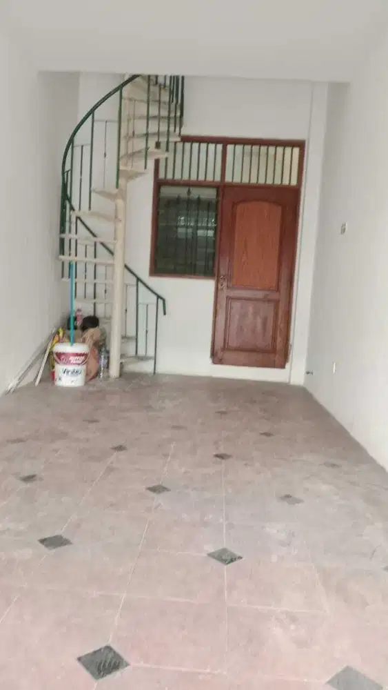 DISEWAKAN RUMAH TANJUNG DUREN HOEK DAN BAGUS LOKASI STRATEGIS