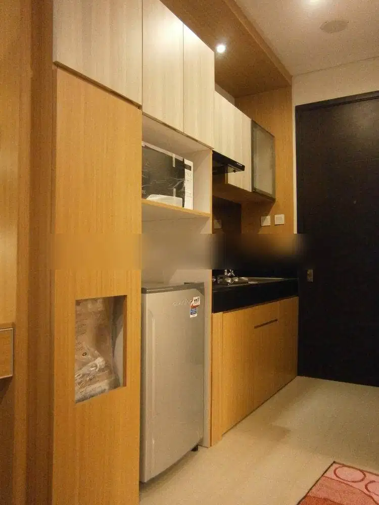 Apartemen Keren dekat Senayan Tipe Studio ada Balkon lho