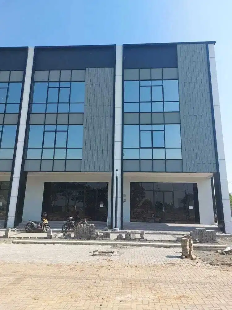 Dijual dan Disewakan Ruko Soba PIK 3 Lantai Strategis