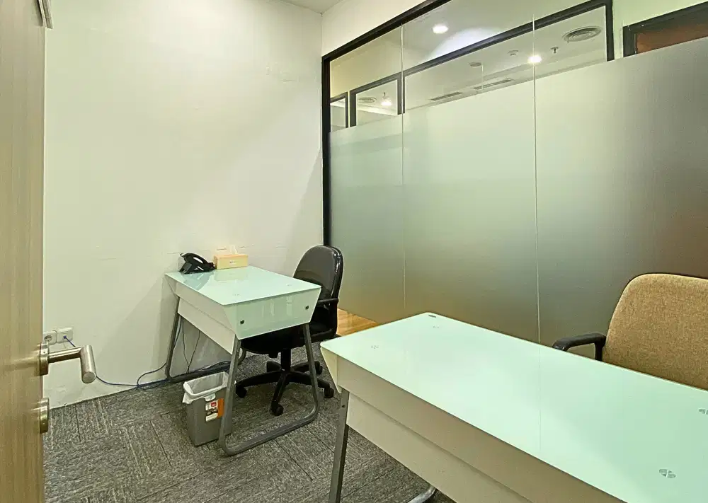 Sewa Ruang Kantor Full Furnished APL Tower Jakarta Barat