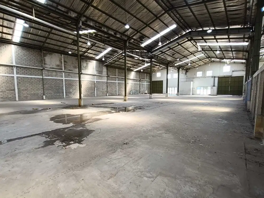 DISEWAKAN GUDANG 1.800 m2 DI TAMAN TEKNO BSD  TANGSEL, DEKAT TOL