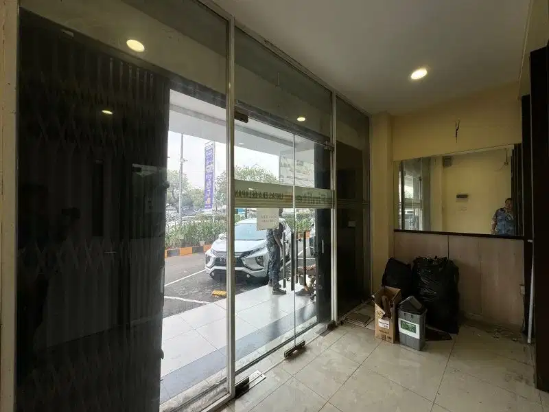 sewa ruko 3 lantai  tangcity untuk Apotek