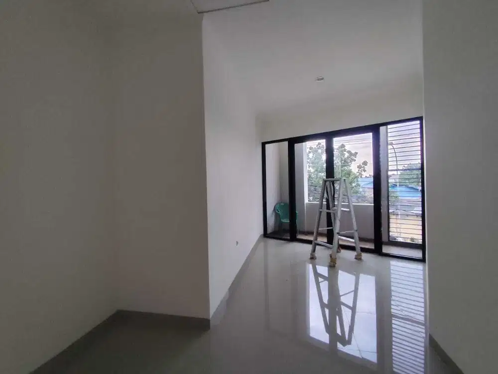 di jual rumah / ruko 3 lantai di jalan kran V kemayoran jakarta pusat