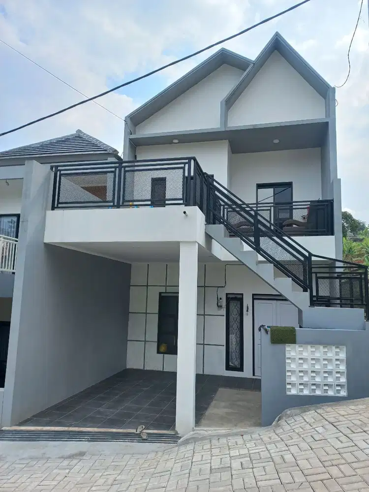 Dijual rumah free design 2 lantai SHM di jatihandap dkt cicaheum