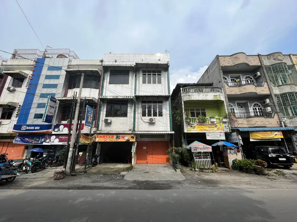 Ruko di Jalan Pinang Baris ( Simpang Sunggal )