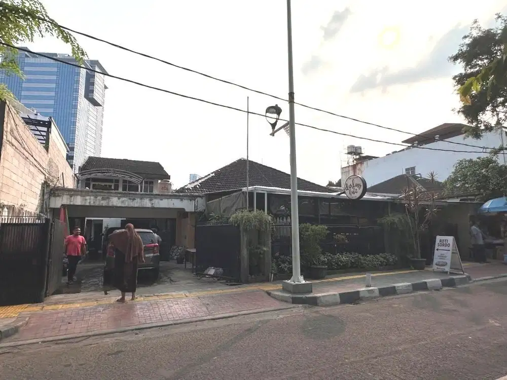 Rumah Nyaman Depan Tebet Echo Park di Jl Tebet Barat Ry Jakarta