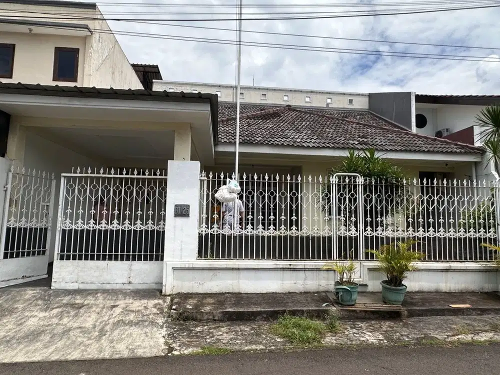 Rumah Nyaman 1 LT di Jl Cendrawasih Bintaro Jakarta Selatan
