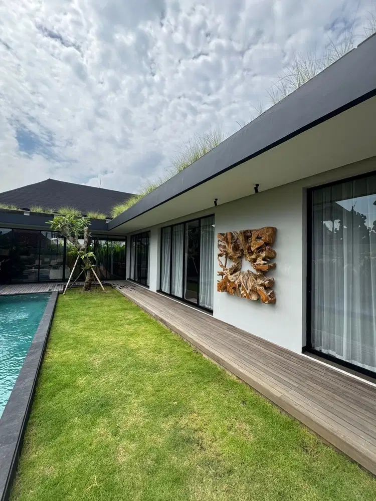 VILLA CANGGU PADANG LINJONG BRAND NEW VILLA