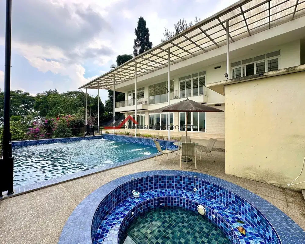 Villa Luas Siap Huni Dengan Private Pool Dan View Terbuka