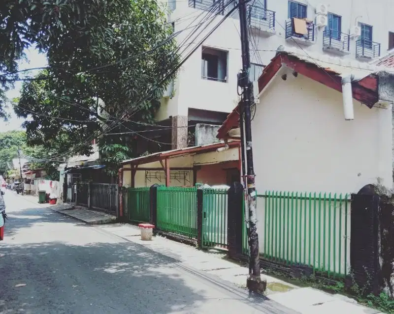 Dijual Rumah Cocok Untuk Usaha dan Kosan di Kebon Sirih Jakpus