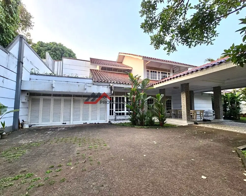 Rumah Siap Huni Terawat Halaman Luas Di Cilandak