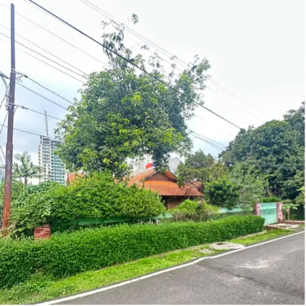 Rumah Lama Dalam Komplek Hitung Tanah