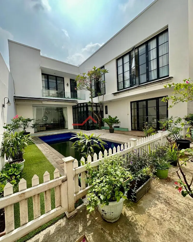 Rumah Mewah Dalam Town House Exclusive Di Kemang