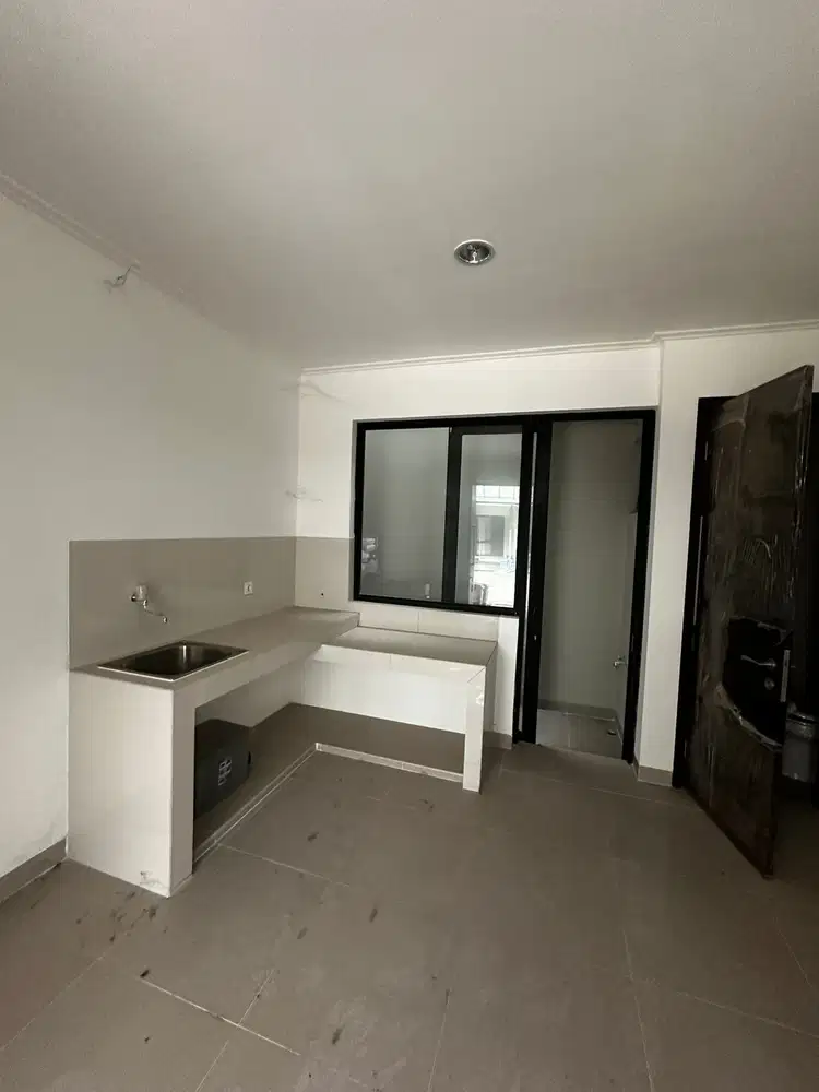 DISEWAKAN CLUSTER CALIFORNIA 2 KAMAR RUMAH MILENIAL PIK 2