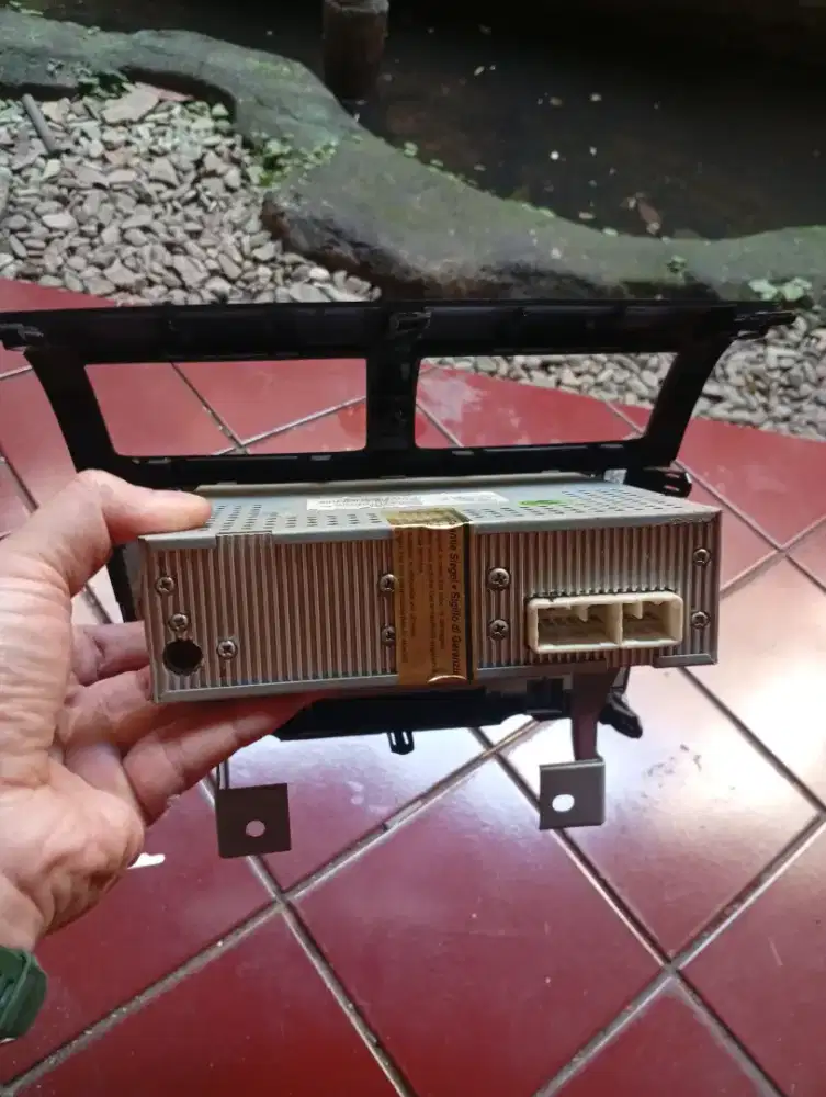 Head Unit bawaan Mobil Sirion 2013