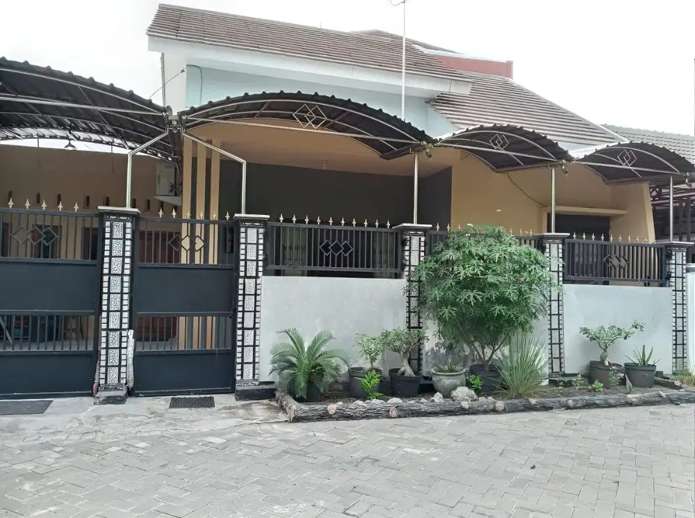 RUMAH HOOK TRUST RESIDENCE BLURU KIDUL SIDOARJO BAGUSTERAWAT SIAP HUNI