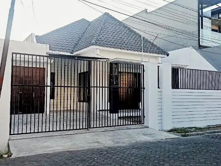 RUMAH MANYAR SIAP PAKAI. BISA UNTUK KELUARGA dan KANTOR