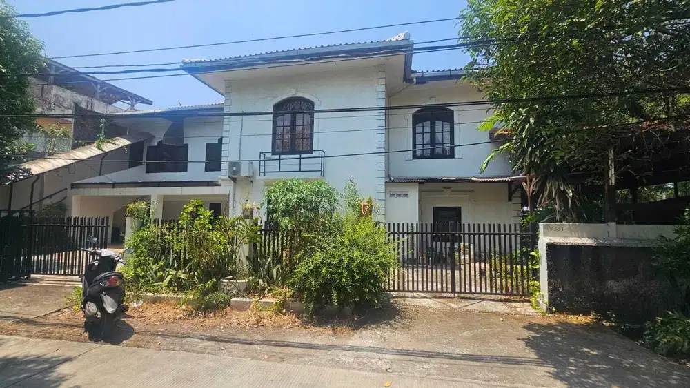 Dijual Rumah Kayu Mas 2 Lantai Dekat Pulomas & Matraman - BISA NEGO
