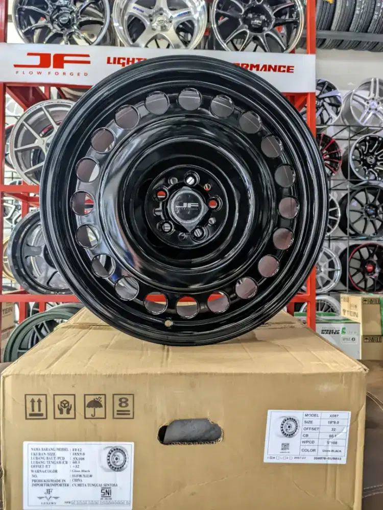 Velg Cherry Rep rotiform stl r18 5x108 lbr9 et22