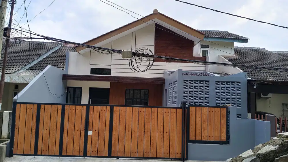 Rumah Siap Huni renovated, dalam komplek SHM Serua Ciputat. CL 565