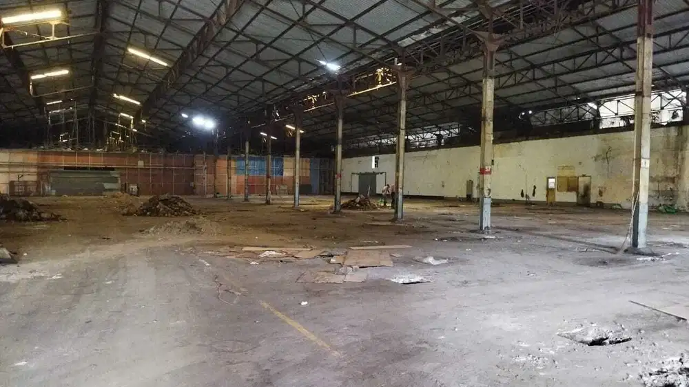 DISEWAKAN GUDANG 6193METER LOKASI STRATEGIS DEKAT EXIT TOL CIKOKOL