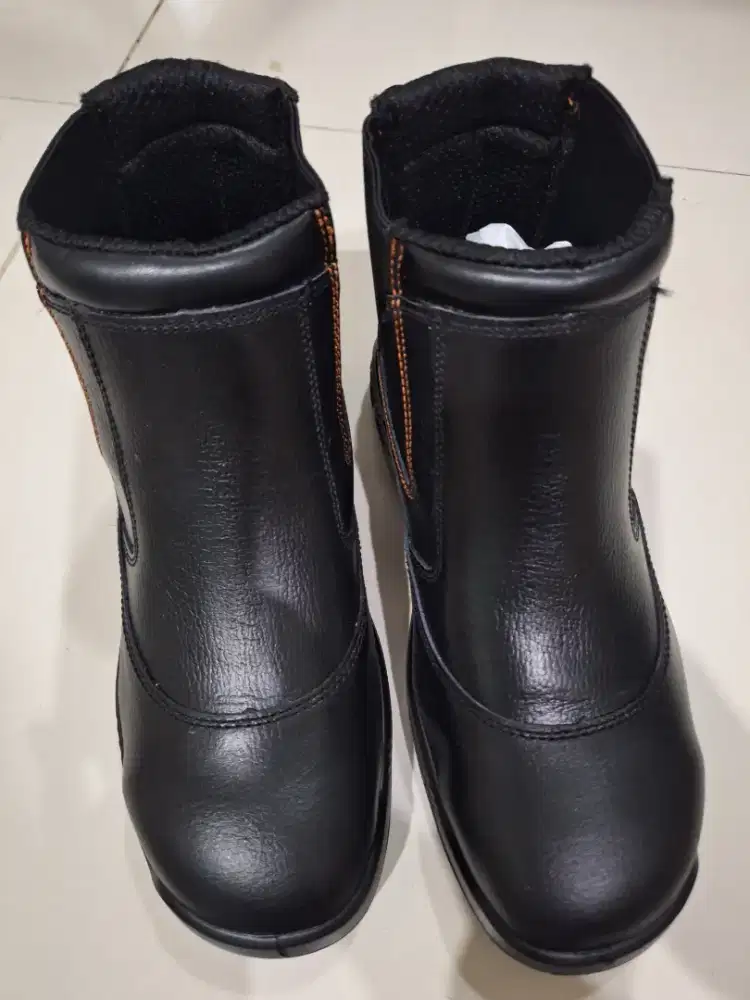 Sepatu safety King