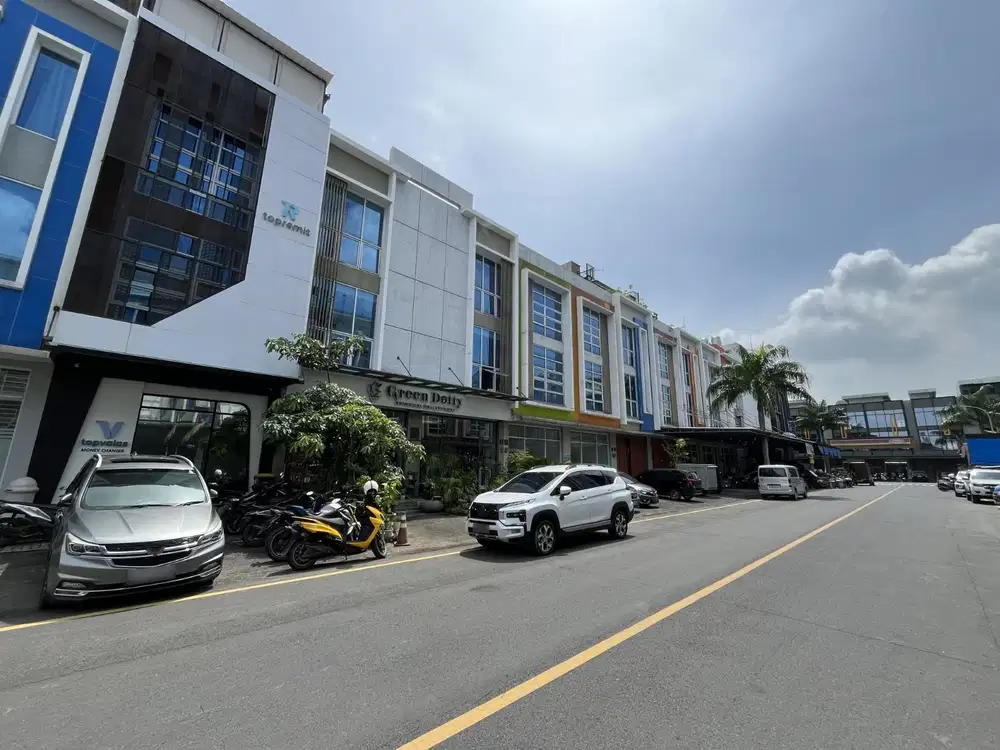 Ruko Gandeng 2 Komplek di Citraland Gama City