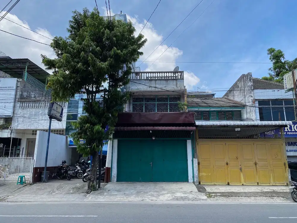 Ruko di Jalan Sumatera ( Dekat Bank Mestika )