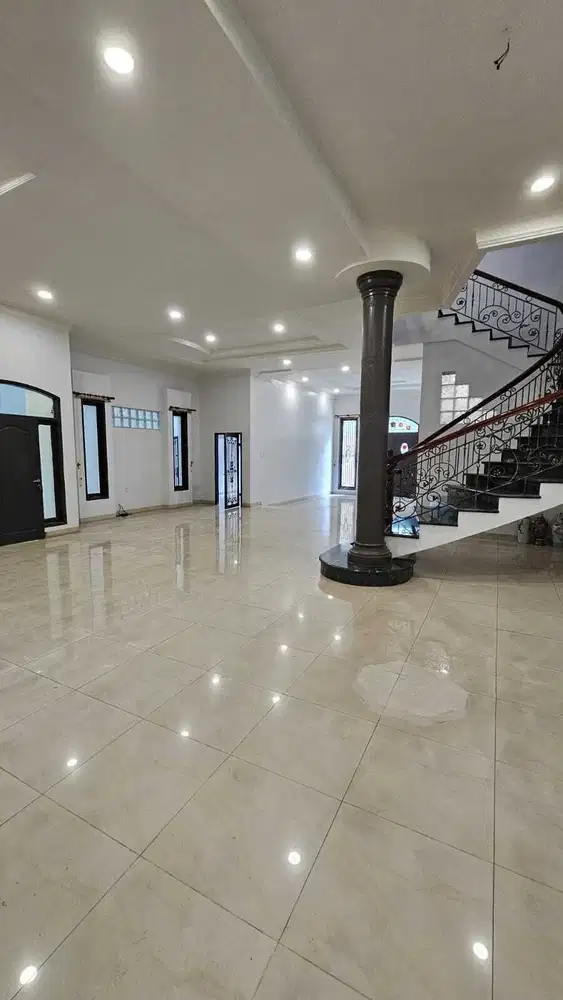 Villa di Komplek Grand Polonia ( Boulevard )