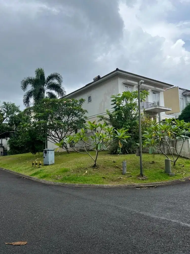 Rumah Dijual Les Belles Serpong dengan Halaman Luas