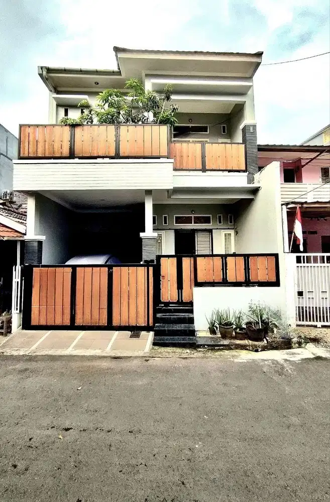DD312 Rumah Bagus Full Furnished Dekat Mall Galaxy Bekasi Selatan